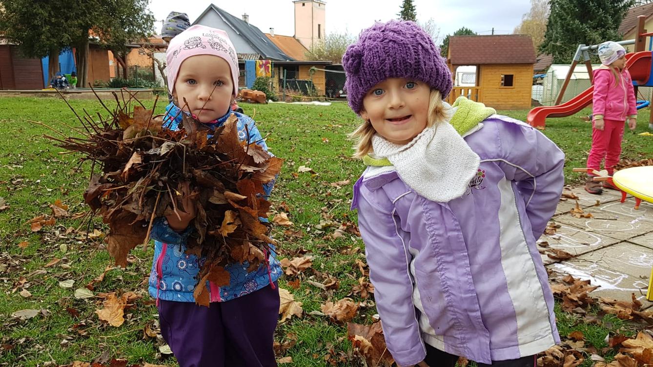Pracujeme na zahradě:-) - 16