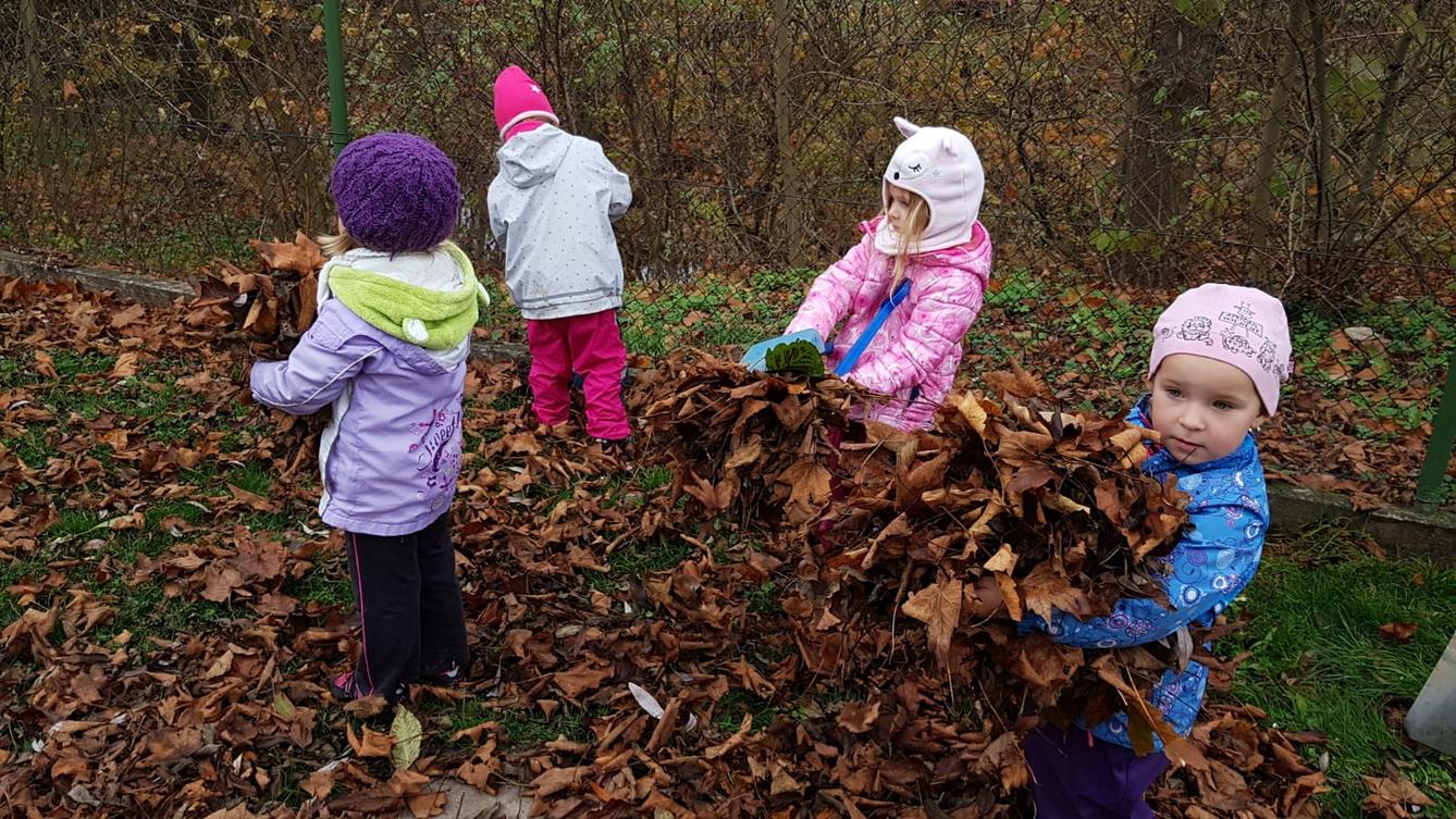 Pracujeme na zahradě:-) - 17