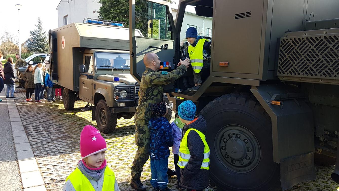 Návštěva u vojáků II. - 23