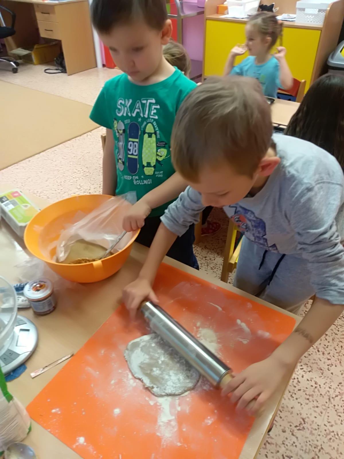 příprava na Vánoce: pečeme perníčky:-) - 5