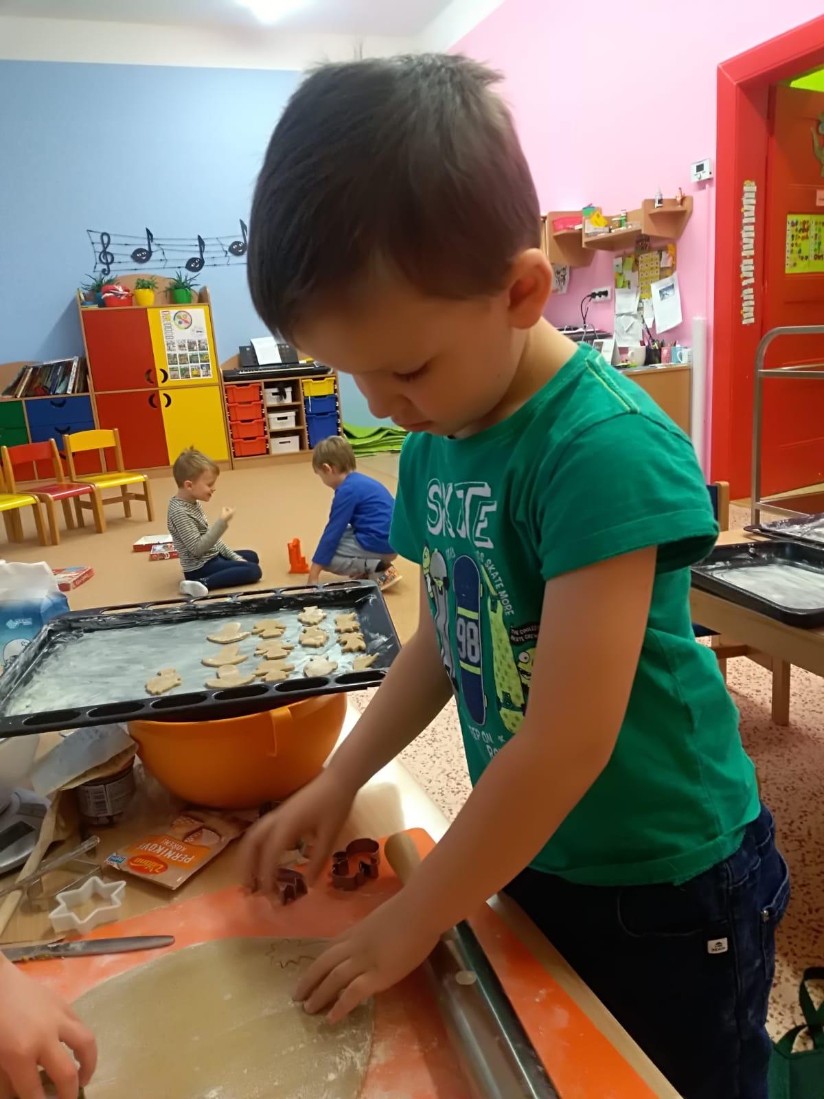 příprava na Vánoce: pečeme perníčky:-) - 10