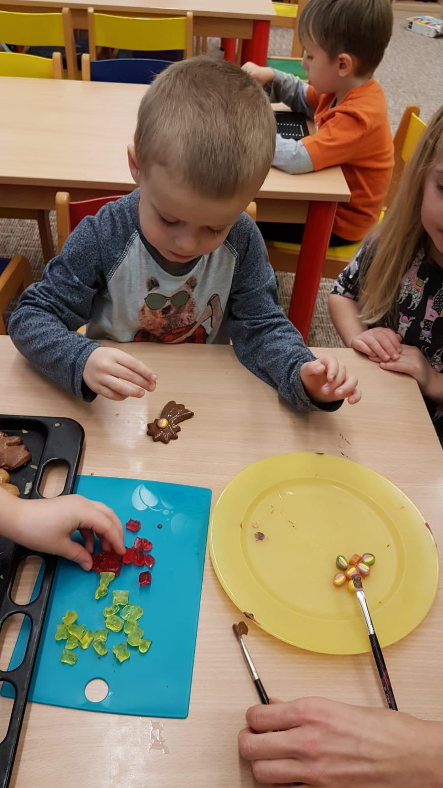 Zdobení perníčků a slepování lineckého - 4