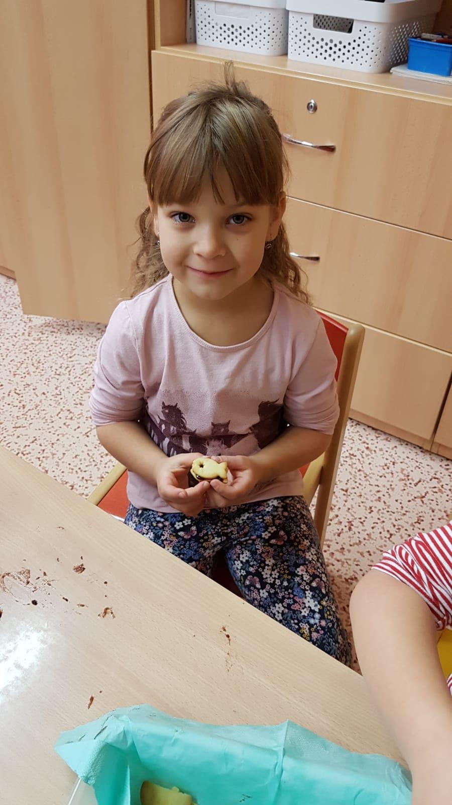 Zdobení perníčků a slepování lineckého - 10