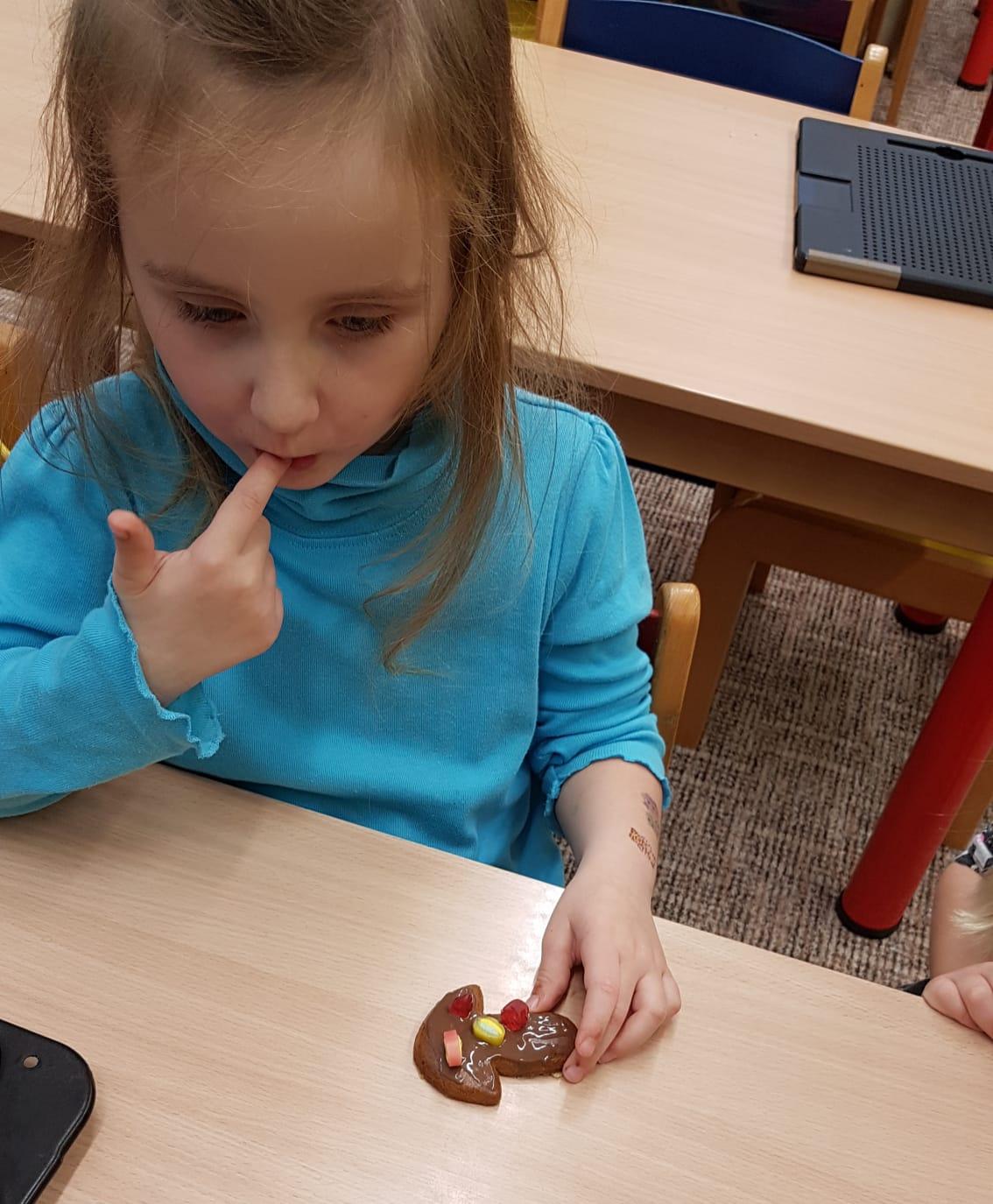 Zdobení perníčků a slepování lineckého - 12