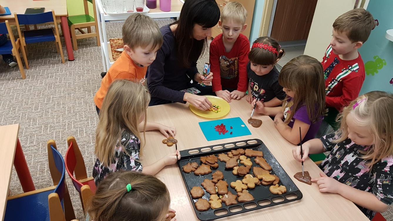 Zdobení perníčků a slepování lineckého - 18