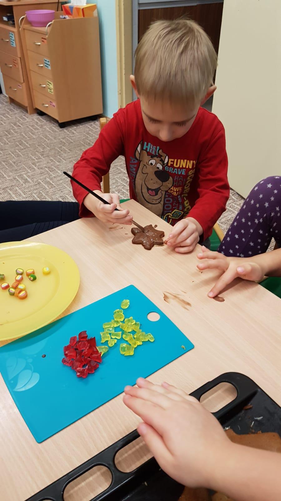 Zdobení perníčků a slepování lineckého - 25