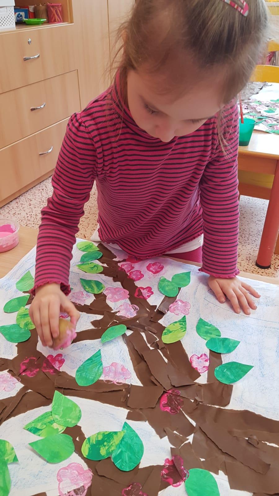 Vzpomínáme na školku: "Rozkvetlé jaro u Klokánků" - 1