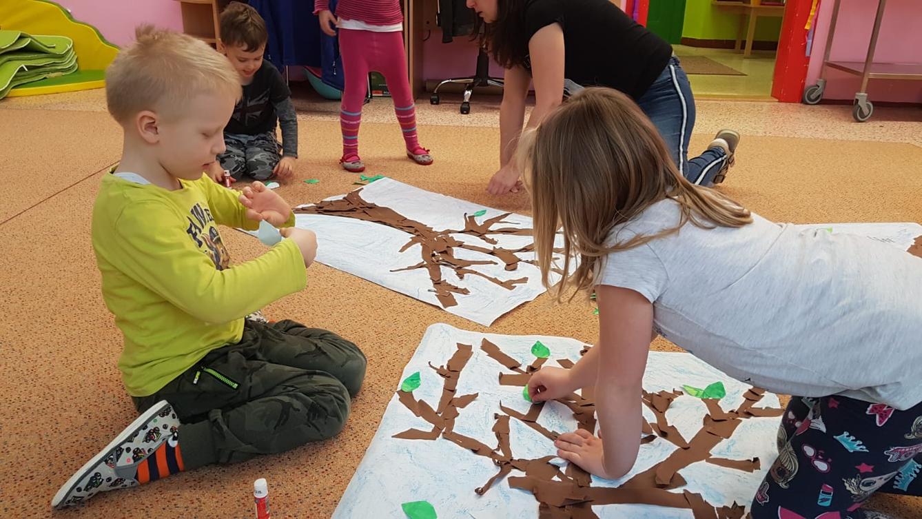 Vzpomínáme na školku: "Rozkvetlé jaro u Klokánků" - 6
