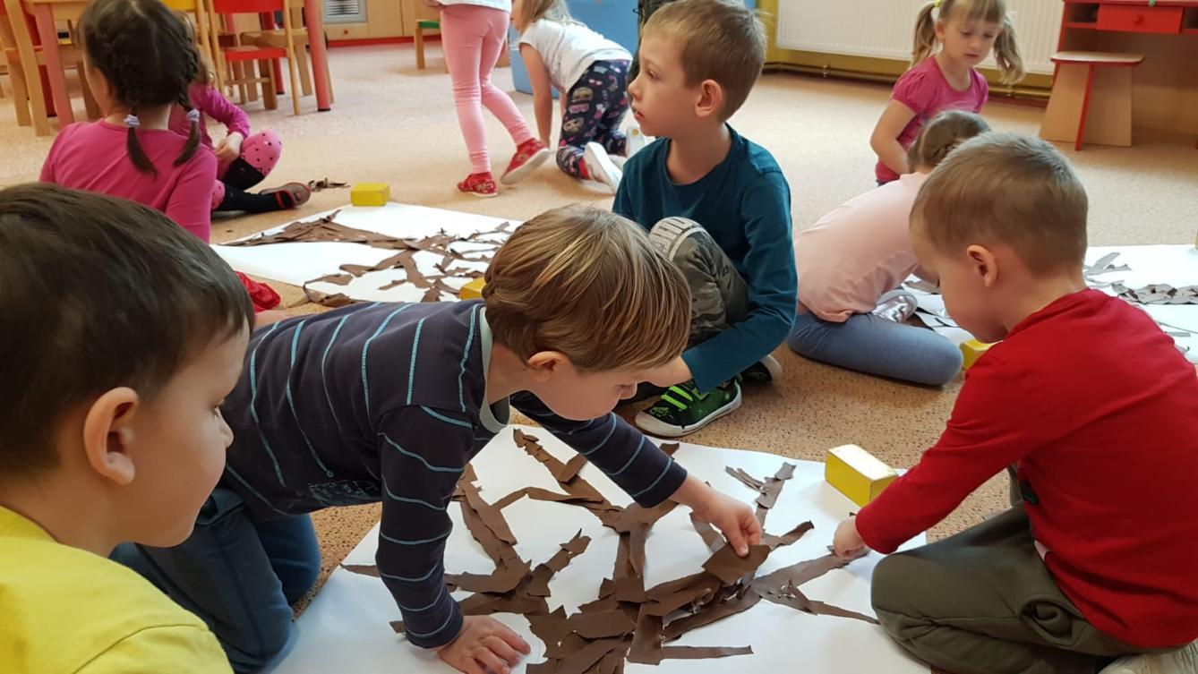 Vzpomínáme na školku: "Rozkvetlé jaro u Klokánků" - 15