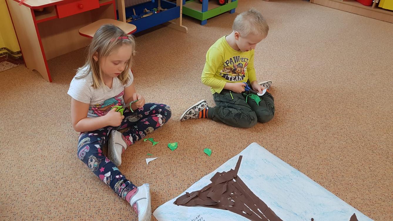 Vzpomínáme na školku: "Rozkvetlé jaro u Klokánků" - 18