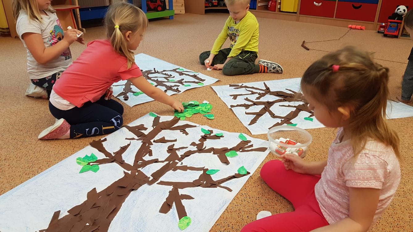 Vzpomínáme na školku: "Rozkvetlé jaro u Klokánků" - 22