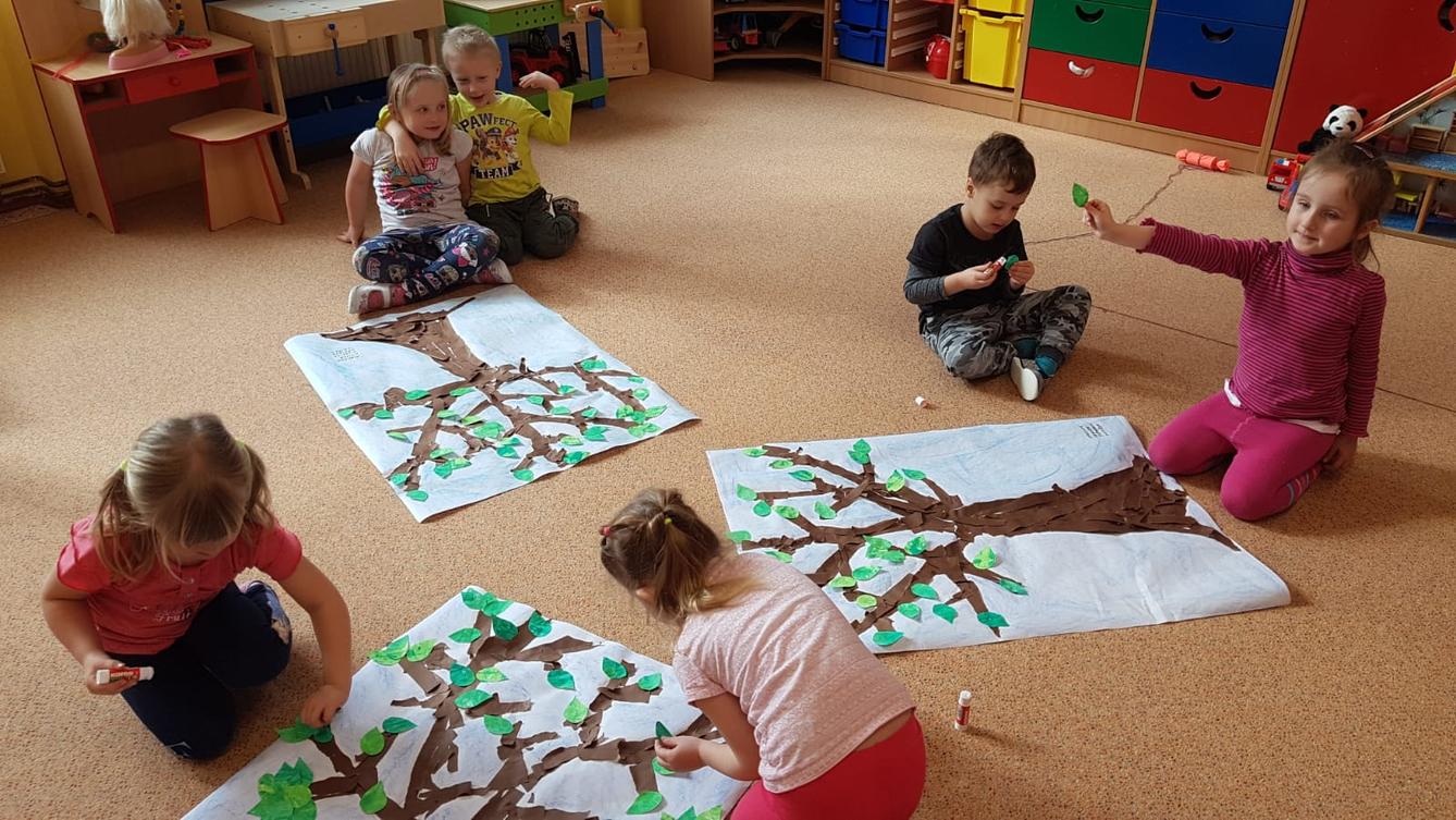 Vzpomínáme na školku: "Rozkvetlé jaro u Klokánků" - 23