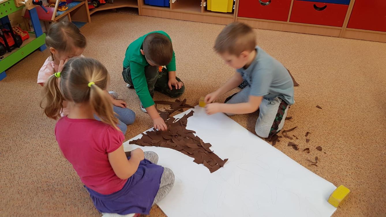 Vzpomínáme na školku: "Rozkvetlé jaro u Klokánků" - 24