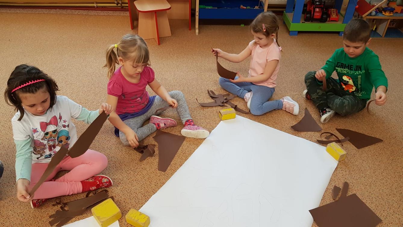 Vzpomínáme na školku: "Rozkvetlé jaro u Klokánků" - 26