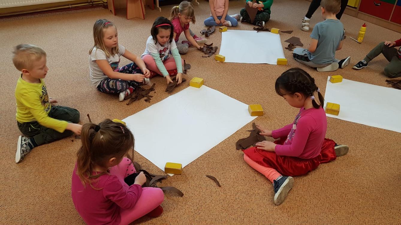 Vzpomínáme na školku: "Rozkvetlé jaro u Klokánků" - 31