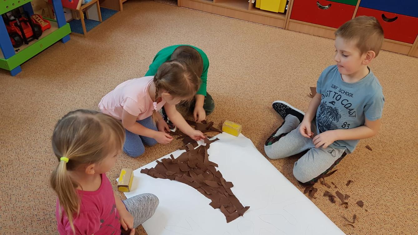 Vzpomínáme na školku: "Rozkvetlé jaro u Klokánků" - 35