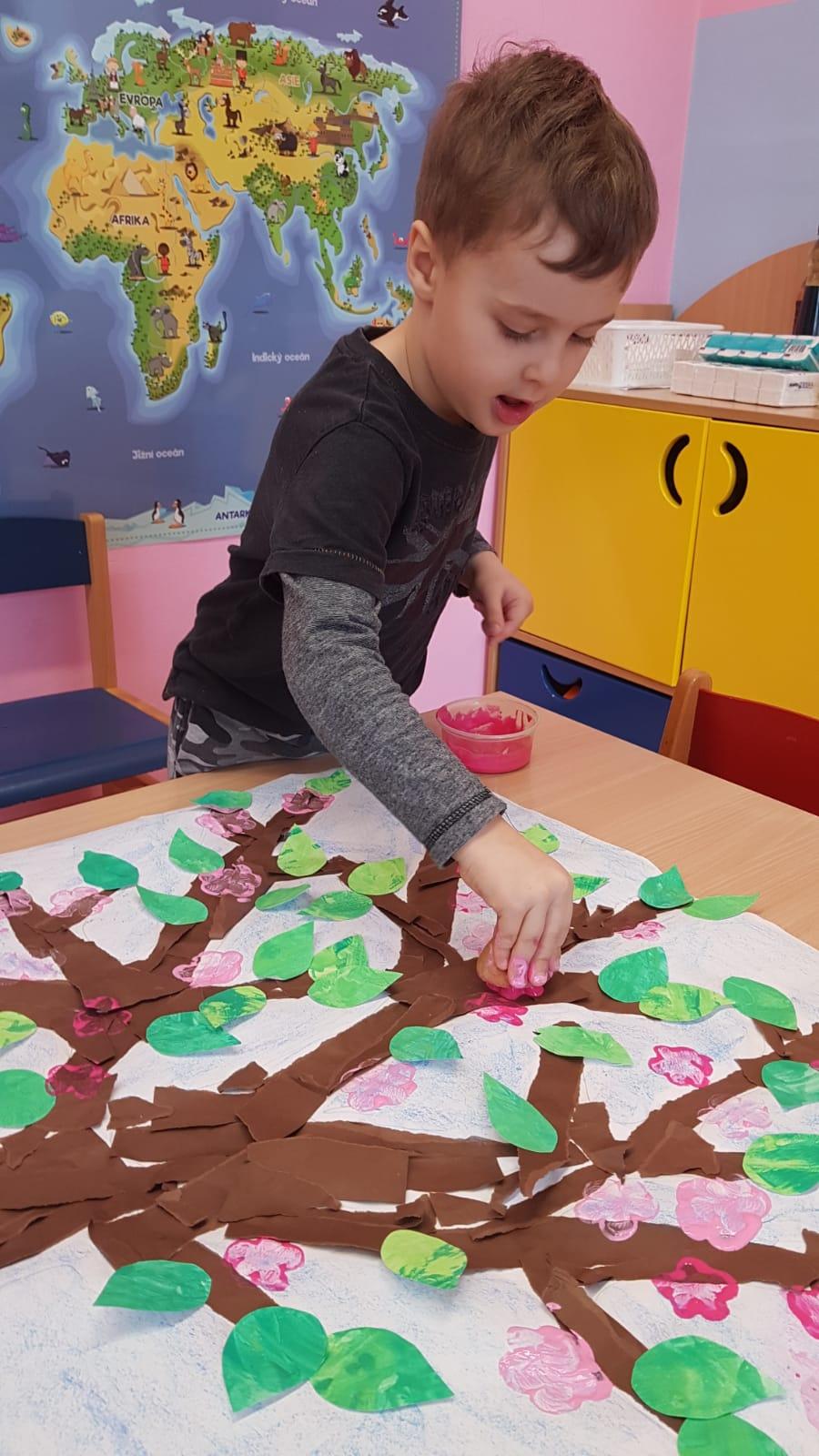 Vzpomínáme na školku: "Rozkvetlé jaro u Klokánků" - 41