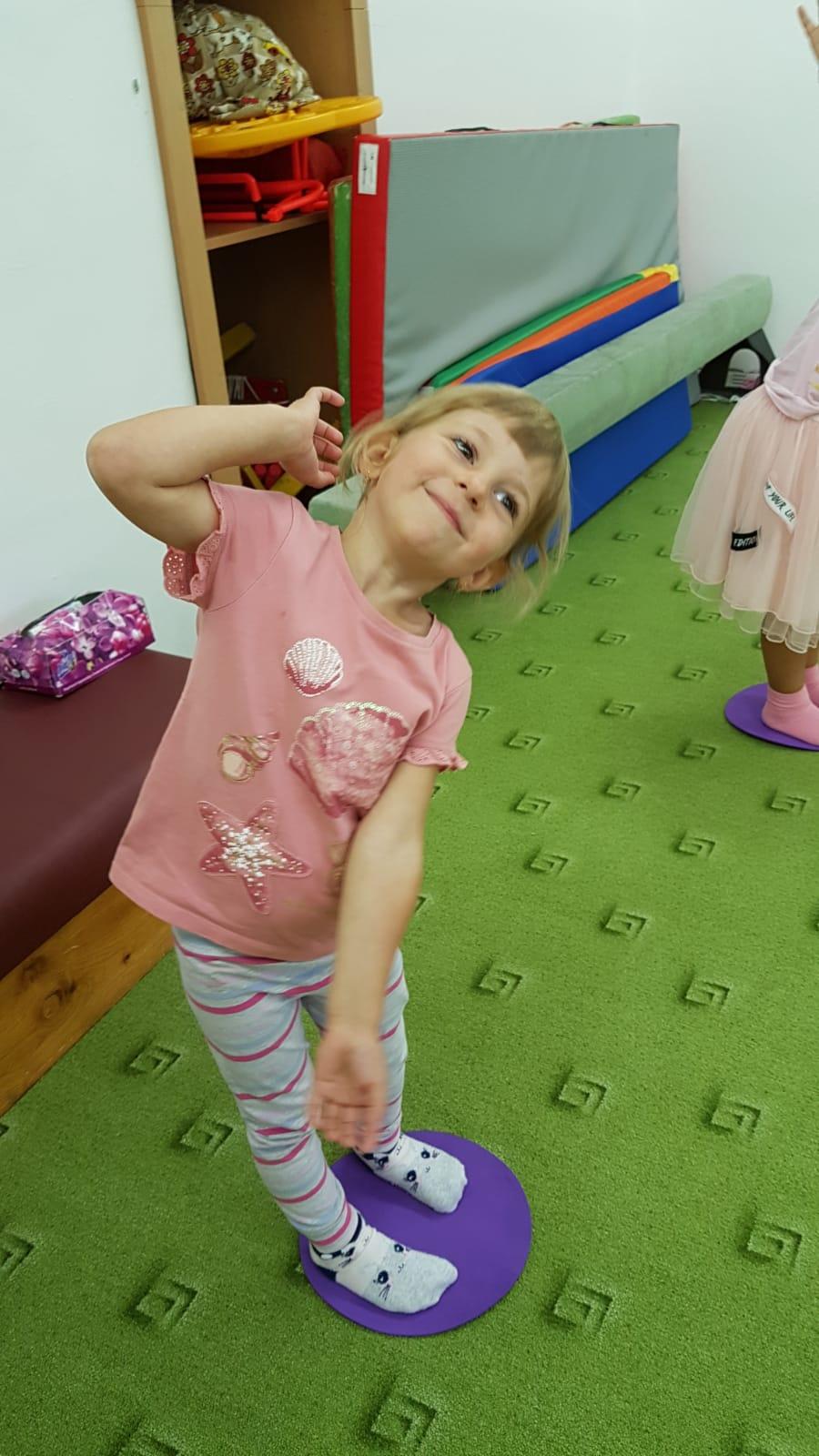 Broučci: "pracujeme a cvičíme" :-) - 6