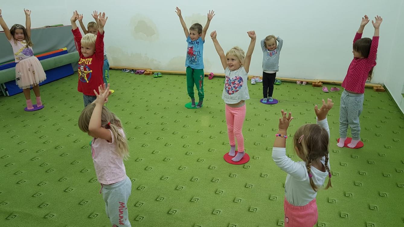 Broučci: "pracujeme a cvičíme" :-) - 8