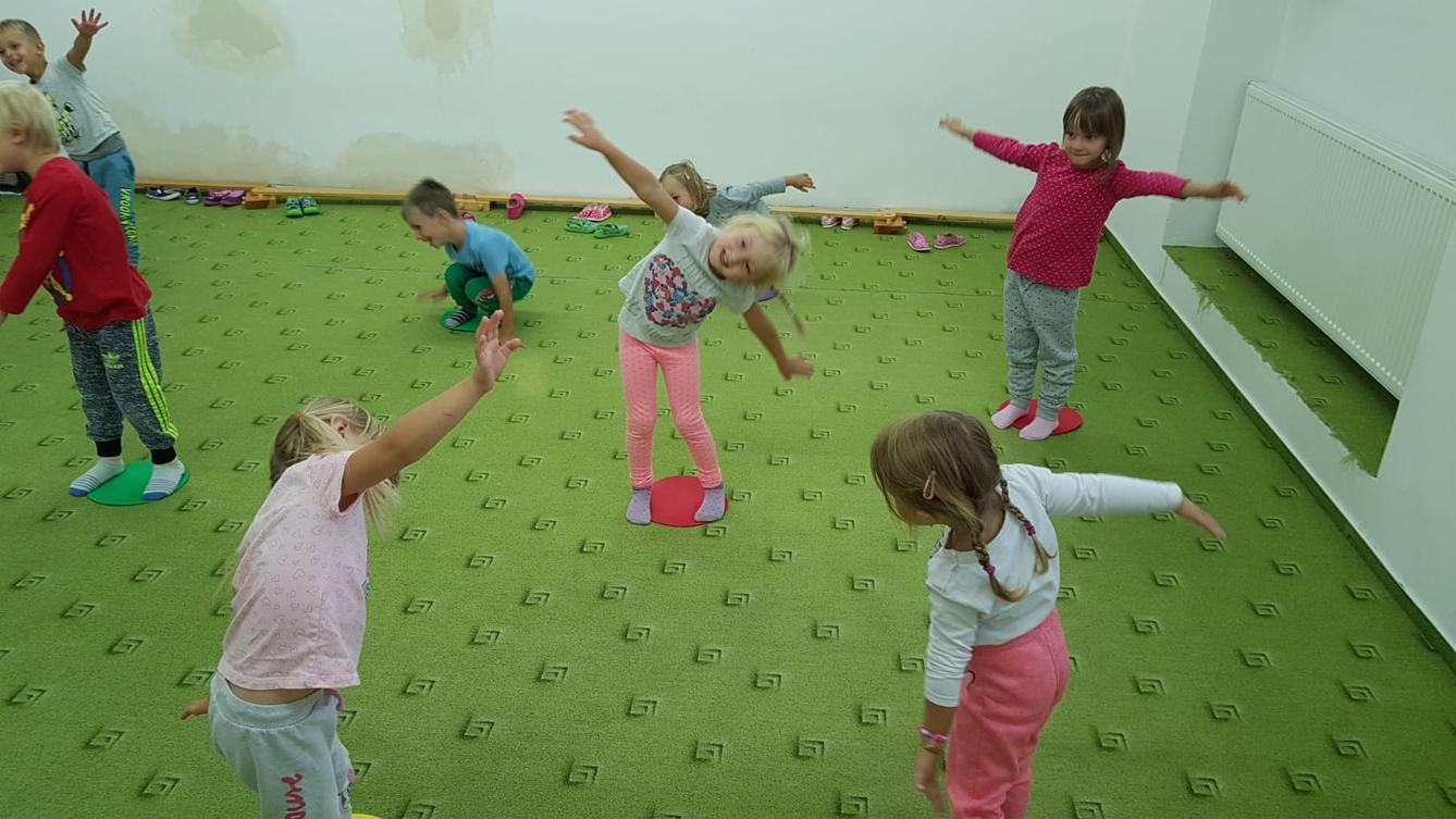 Broučci: "pracujeme a cvičíme" :-) - 10