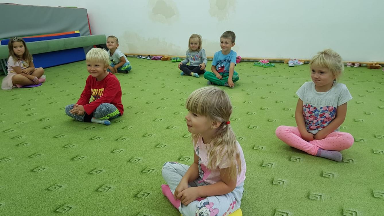 Broučci: "pracujeme a cvičíme" :-) - 12