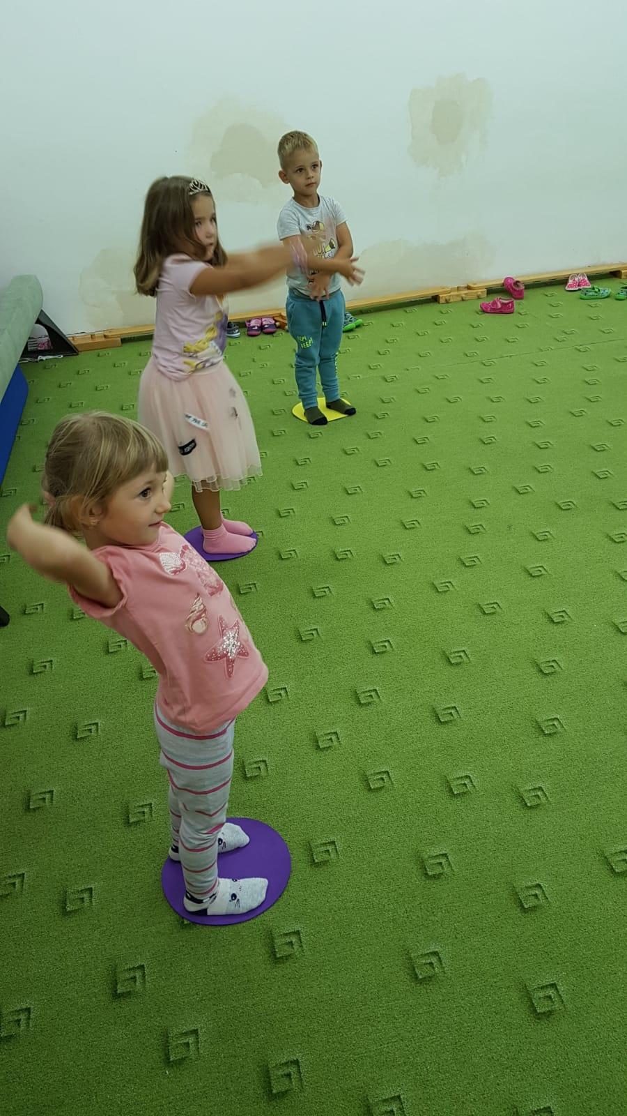 Broučci: "pracujeme a cvičíme" :-) - 13