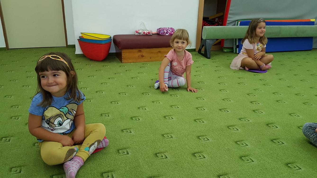 Broučci: "pracujeme a cvičíme" :-) - 14