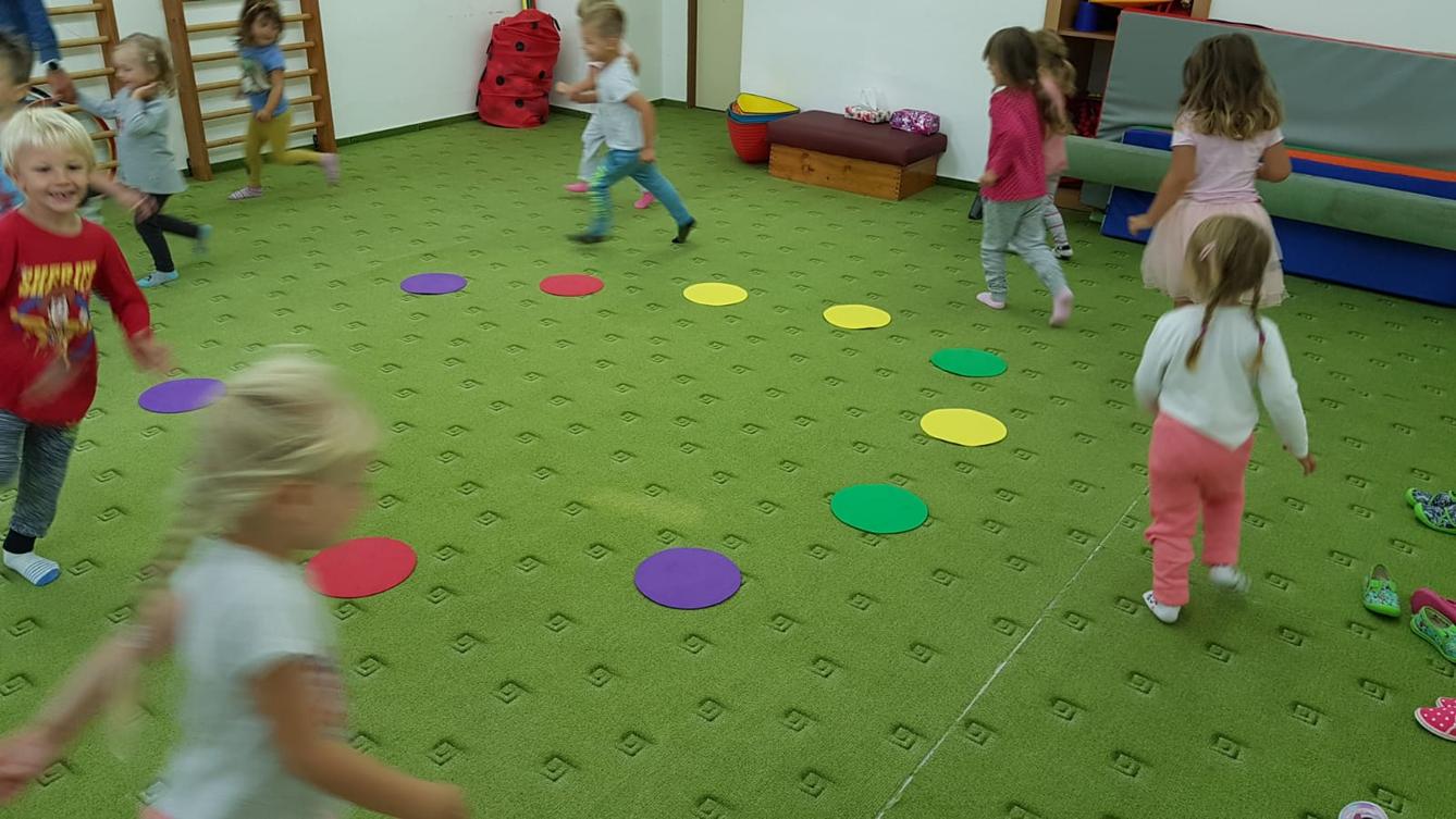 Broučci: "pracujeme a cvičíme" :-) - 16