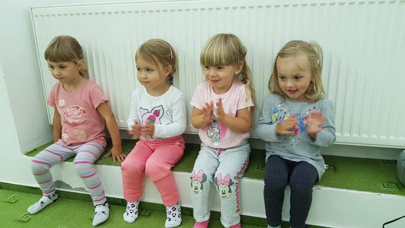 Broučci: "pracujeme a cvičíme" :-) - 17