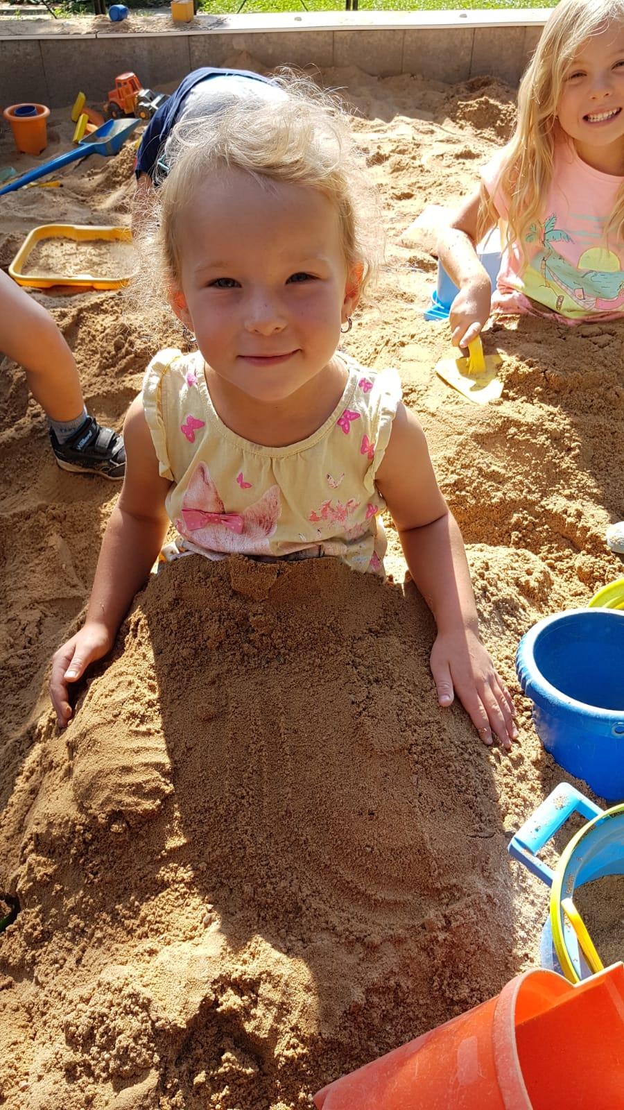 Užíváme si na zahradě!!!! - 2