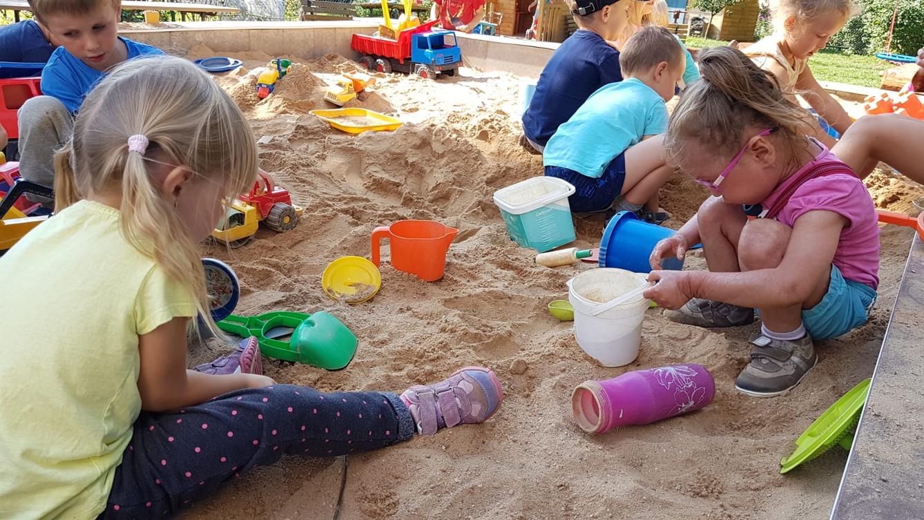 Užíváme si na zahradě!!!! - 5