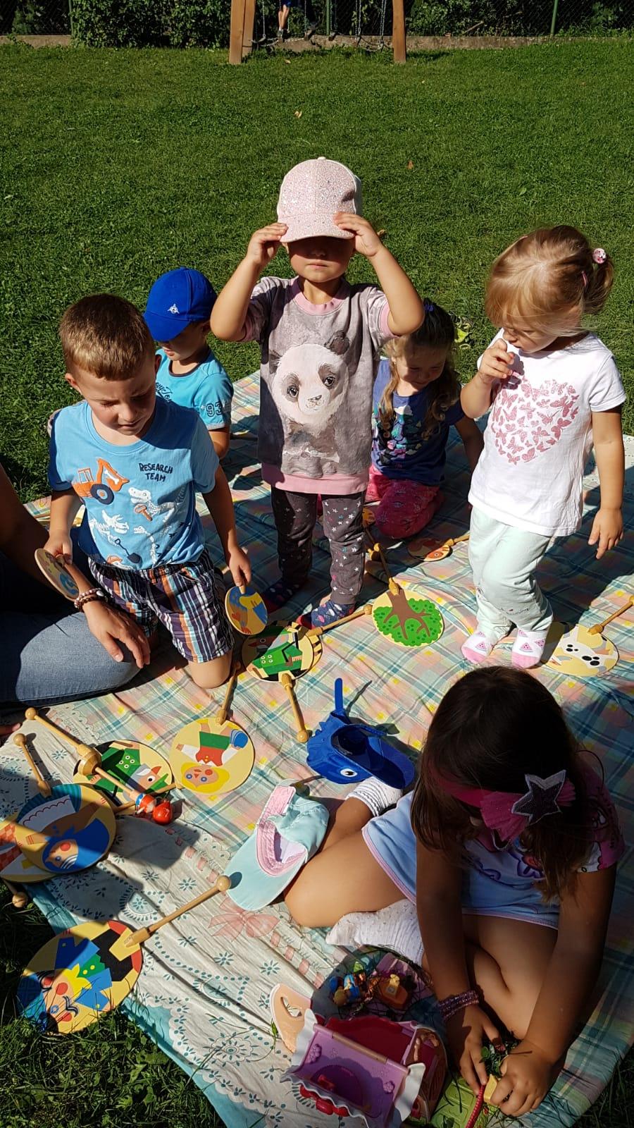 Užíváme si na zahradě!!!! - 6