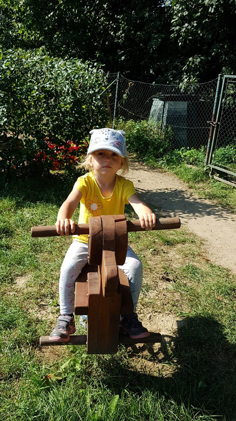 Užíváme si na zahradě!!!! - 7