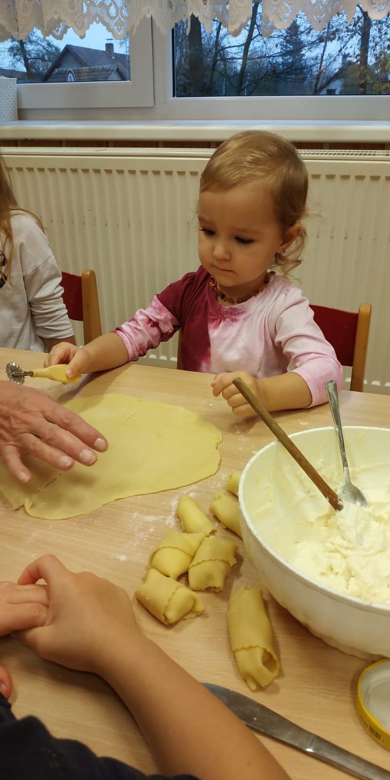 Pečení svatomartinských rohlíčků - 1