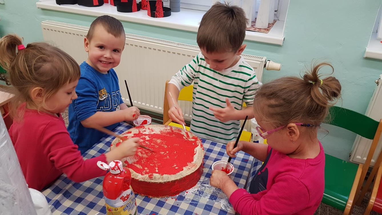 Broučci: "čertoviny", vycházka k Betlému, výroba sněhuláčka - 4