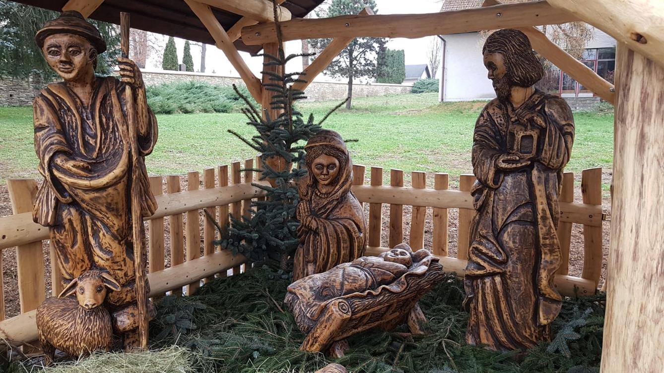 Broučci: "čertoviny", vycházka k Betlému, výroba sněhuláčka - 7