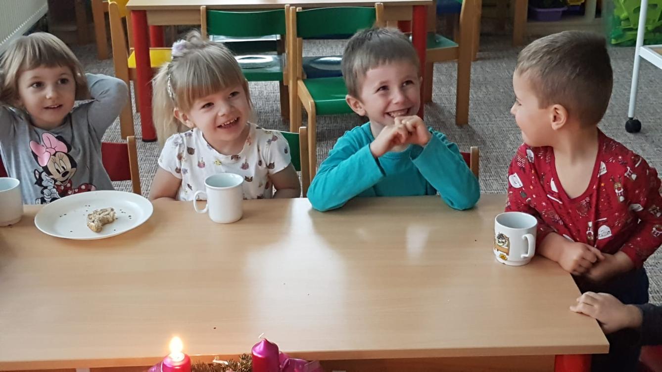 Broučci: předvánoční svačinka - 1