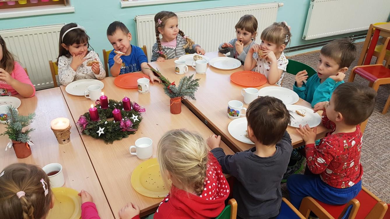 Broučci: předvánoční svačinka - 2