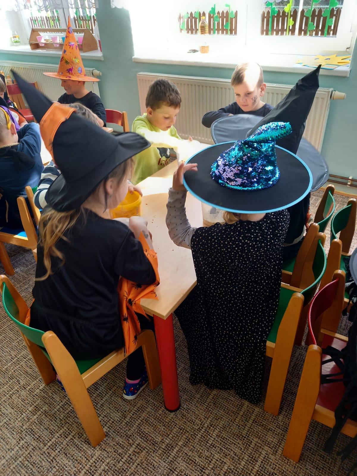 Čarodějnický rej v MŠ :-) - 7