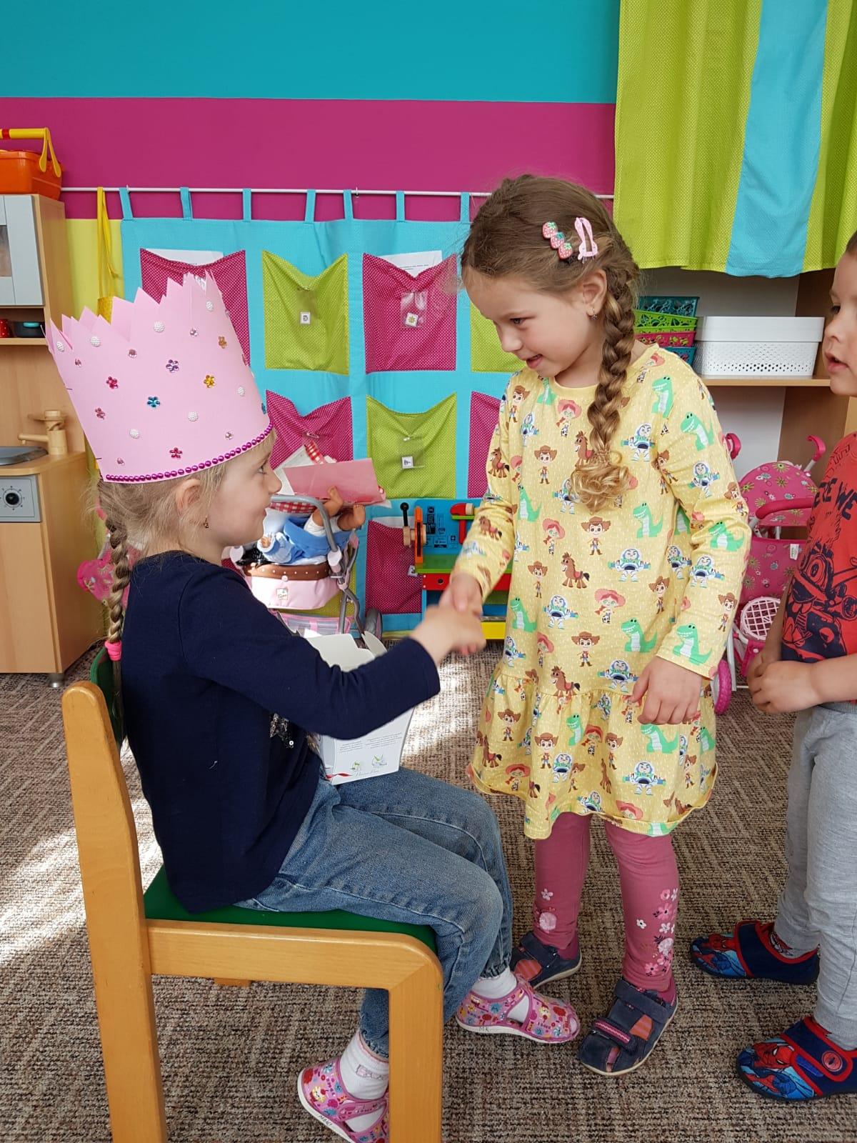 Broučci slaví: Markétka měla narozeniny :-) - 1