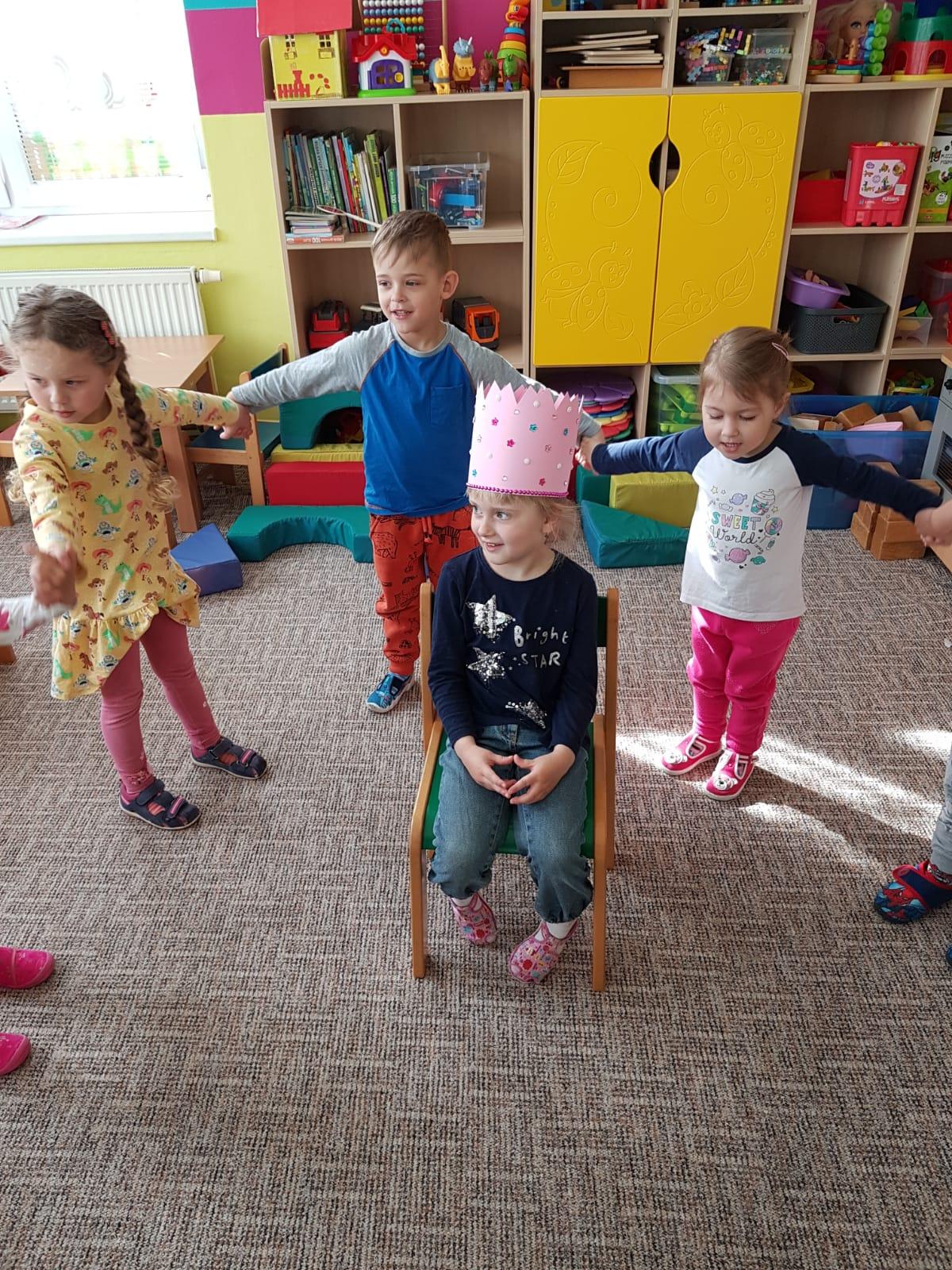 Broučci slaví: Markétka měla narozeniny :-) - 4