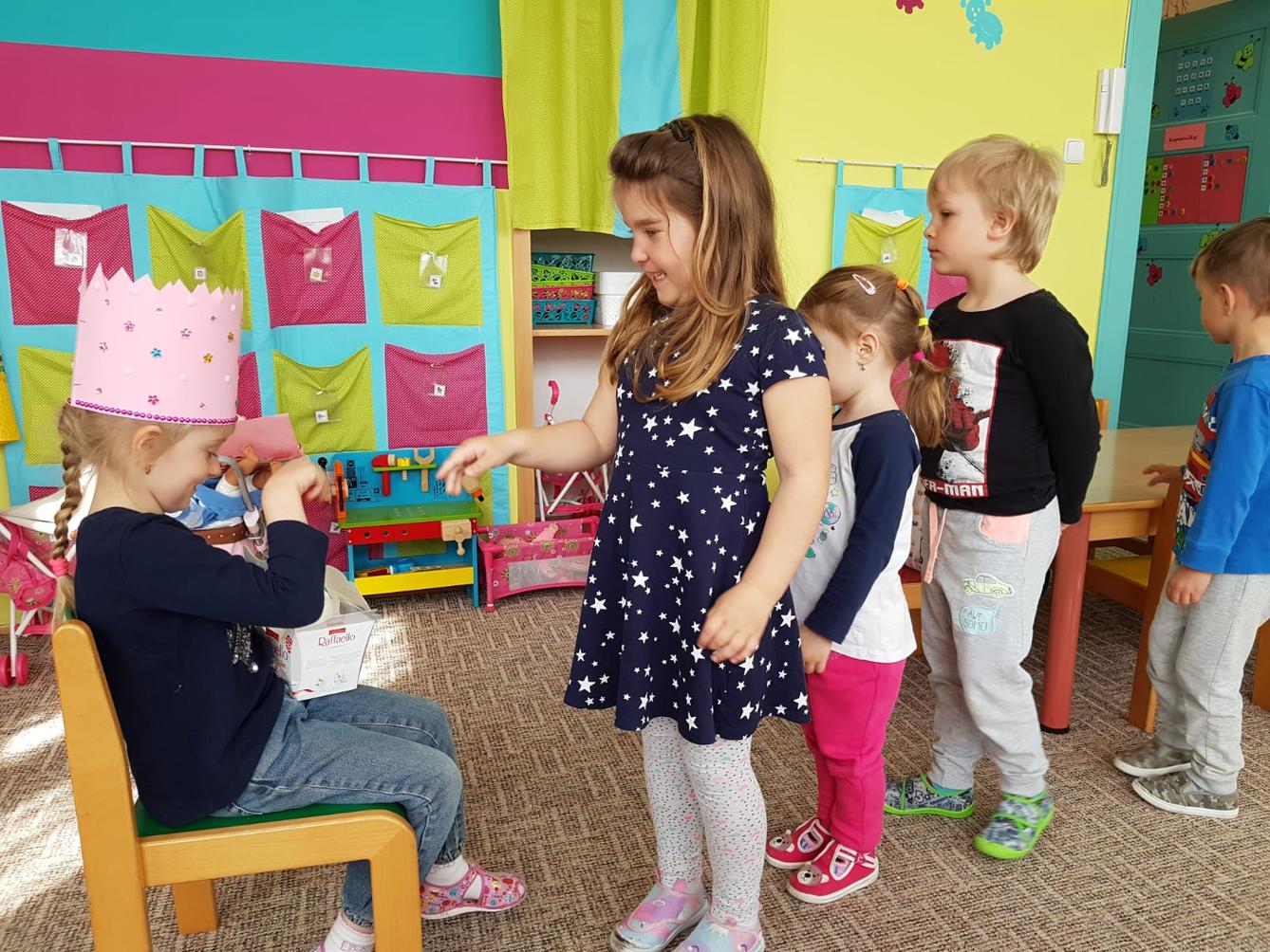 Broučci slaví: Markétka měla narozeniny :-) - 6