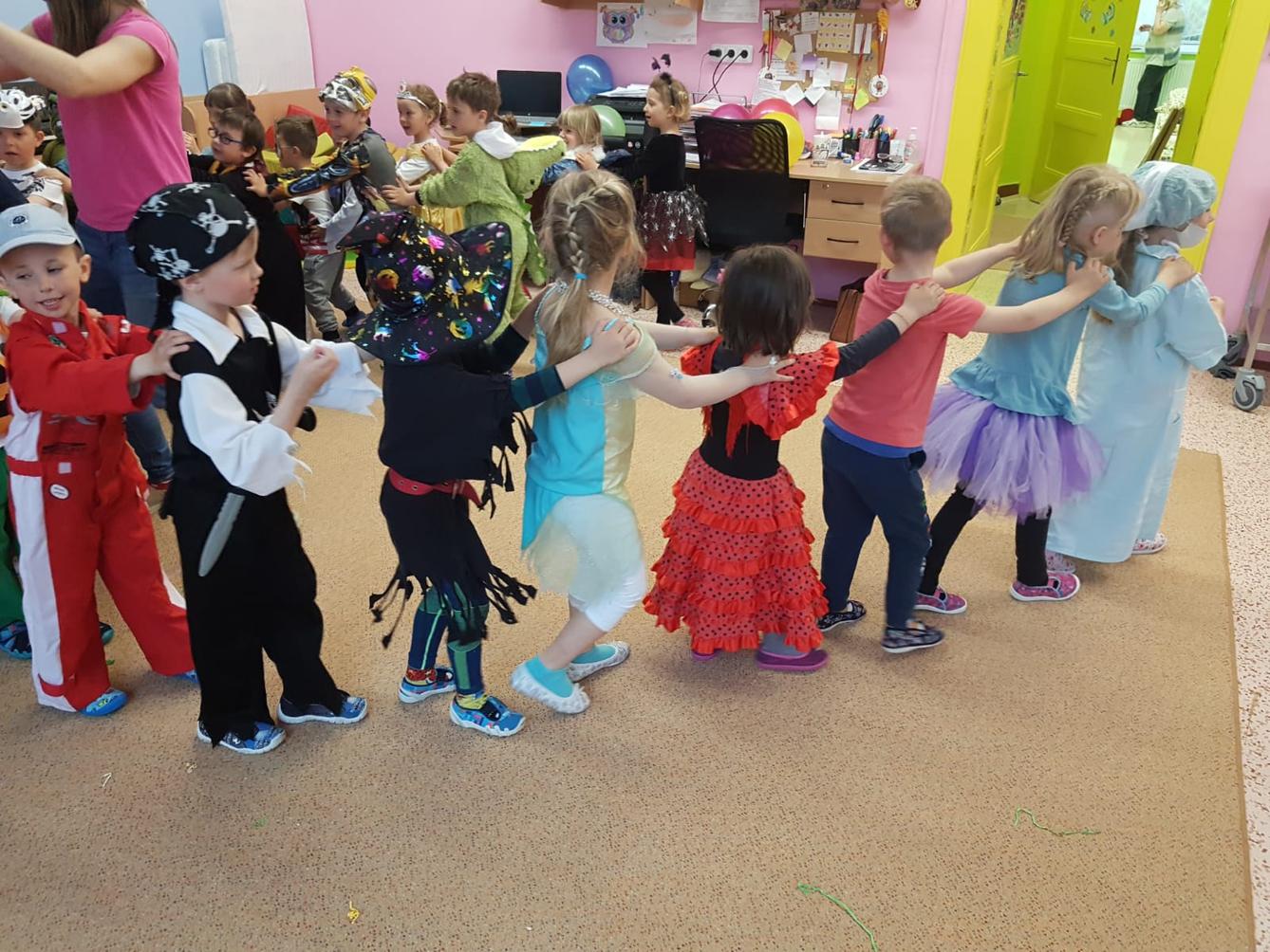 Karnevalové  dopoledne v MŠ :-) - 6