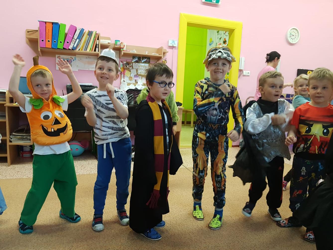 Karnevalové  dopoledne v MŠ :-) - 15