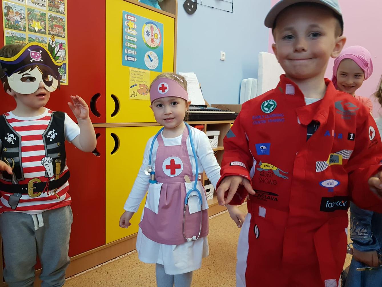 Karnevalové  dopoledne v MŠ :-) - 17