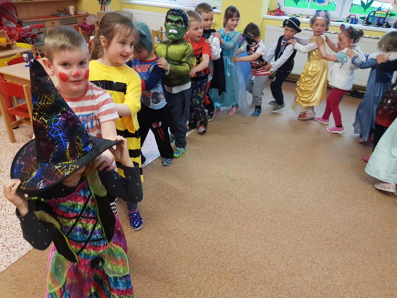 Karnevalové  dopoledne v MŠ :-) - 25