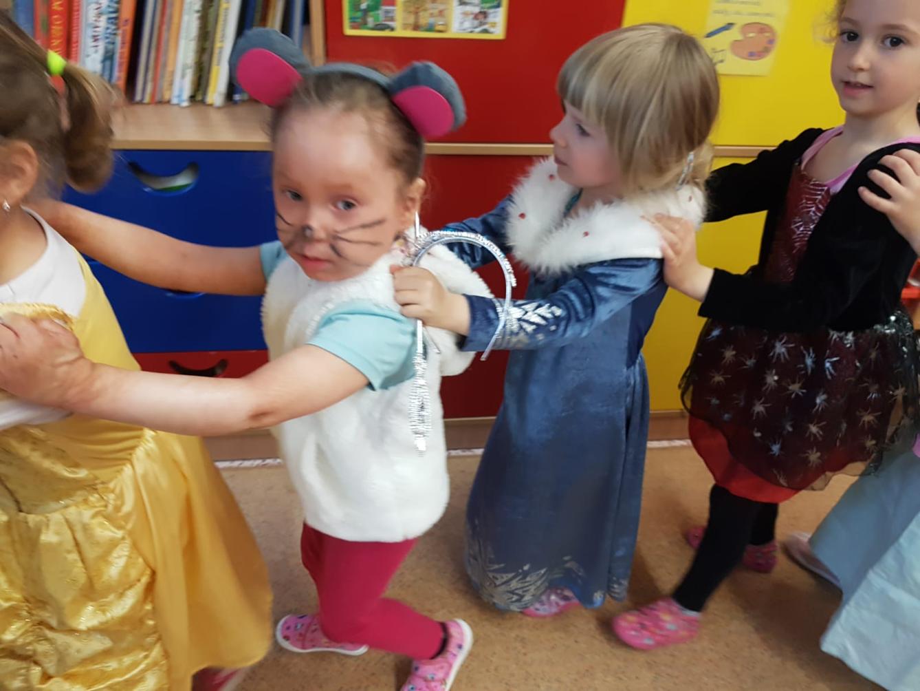 Karnevalové  dopoledne v MŠ :-) - 26