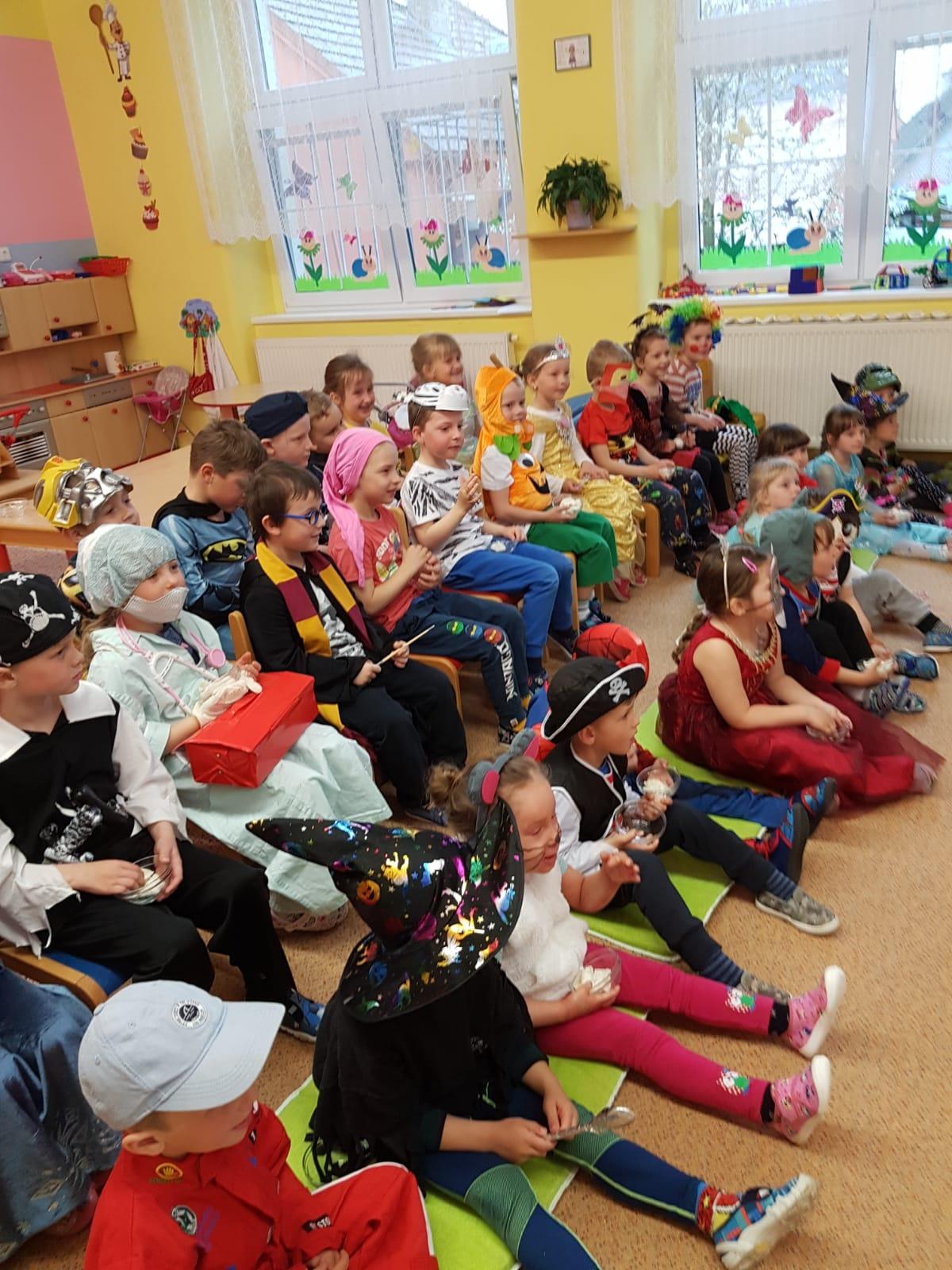 Karnevalové  dopoledne v MŠ :-) - 40
