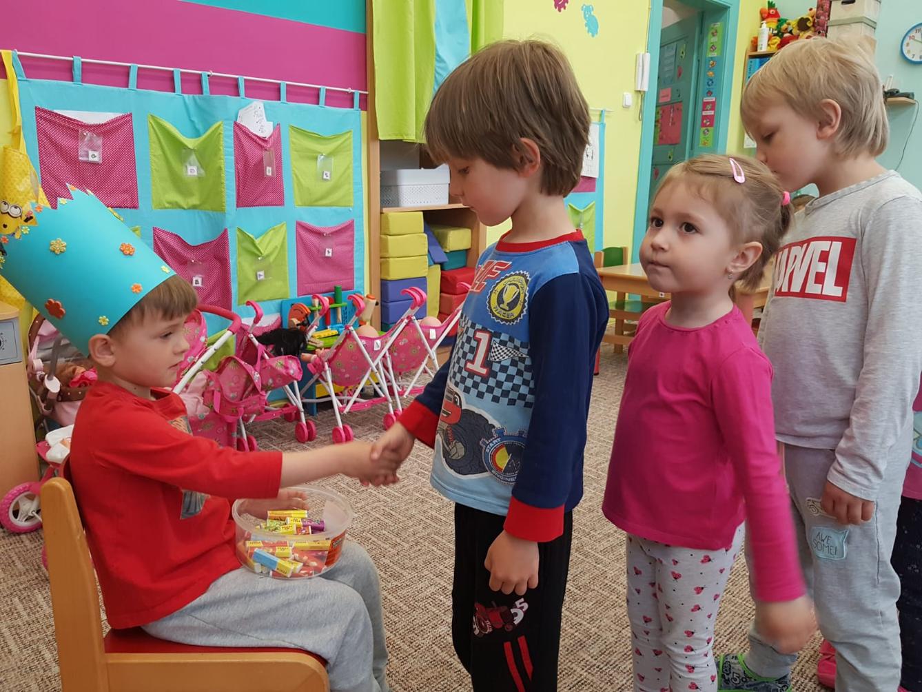 Broučci slaví: Martínek měl narozeniny - 1