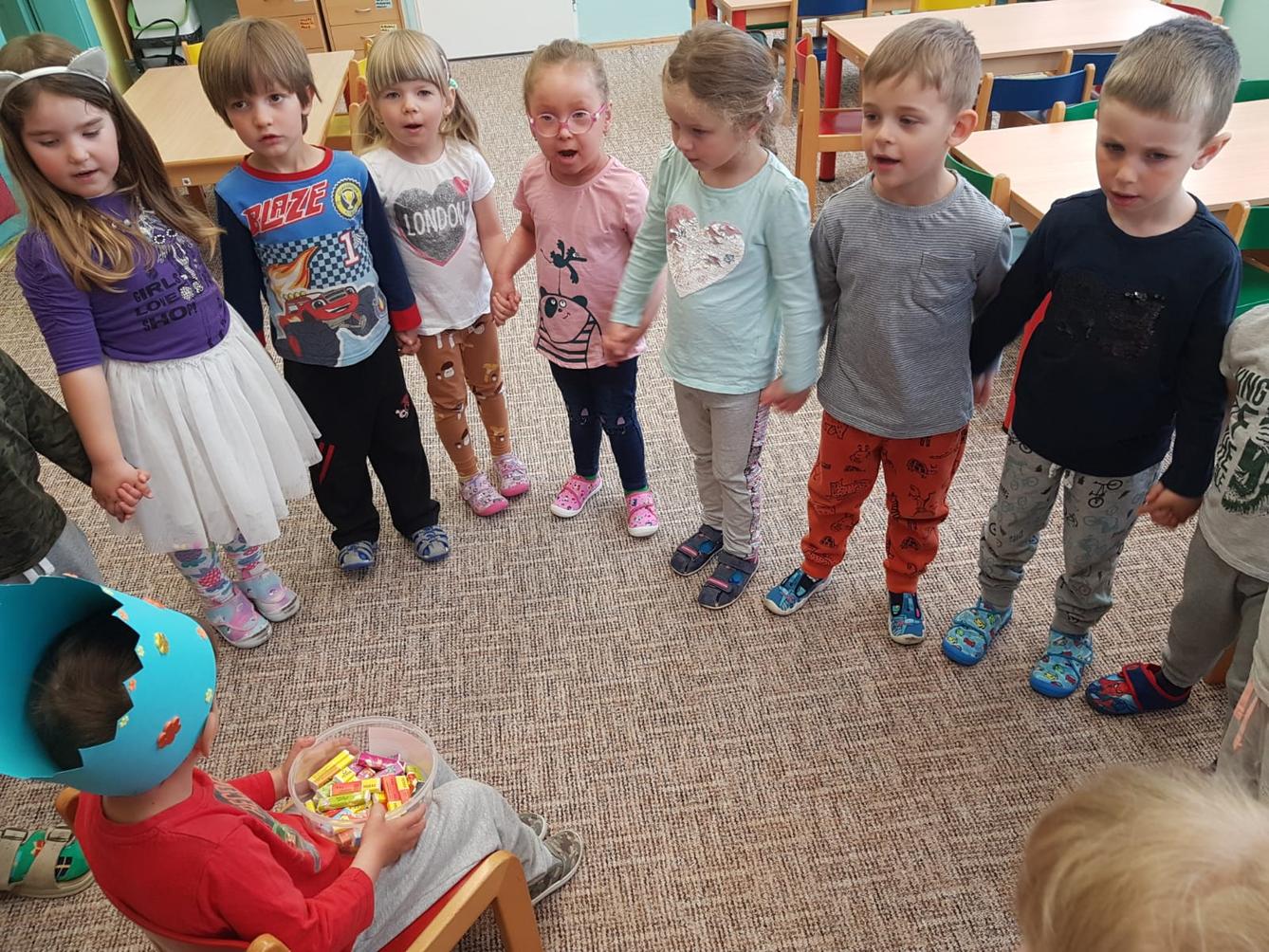 Broučci slaví: Martínek měl narozeniny - 5